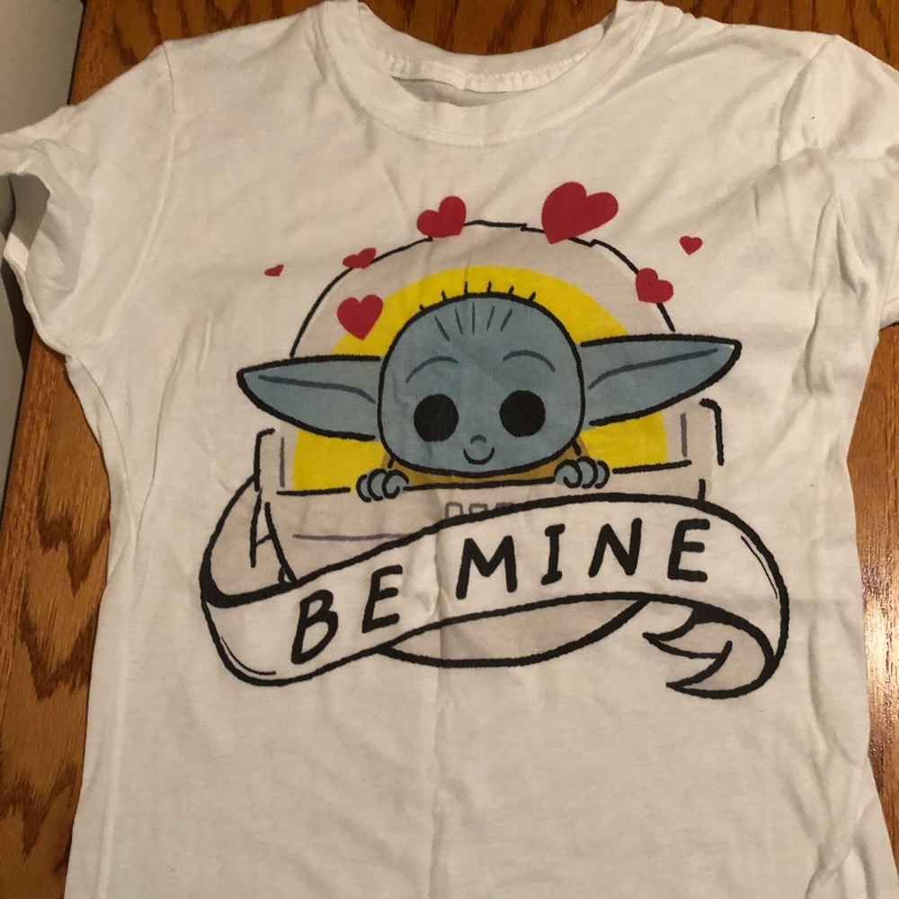 Baby yoda be mine tee